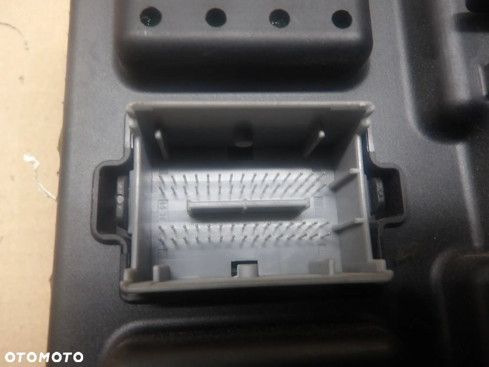 VOLVO S60 2.4B SKRZYNKA BEZPIECZNIKÓW MODUŁ CEM KOMFORTU 30786889 - 9