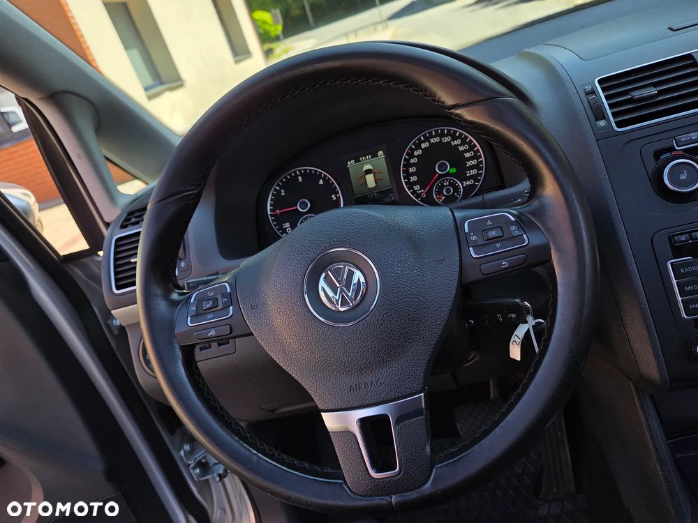 Volkswagen Touran 1.6 TDI DPF BlueMotion Technology DSG Highline - 33