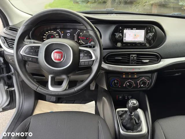 Fiat Tipo 1.4 T-Jet 16v Easy - 16