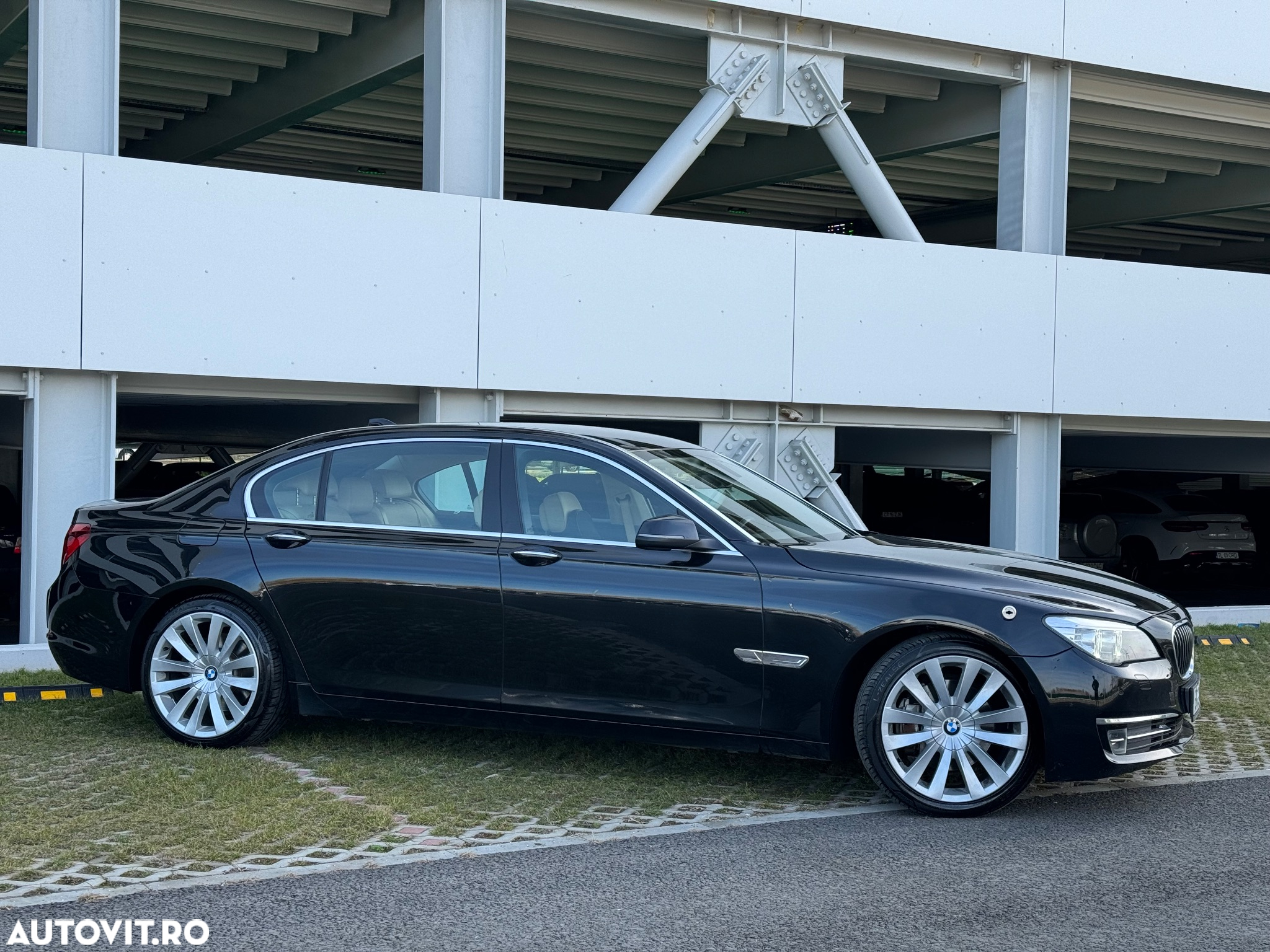 BMW Seria 7 740Li - 2