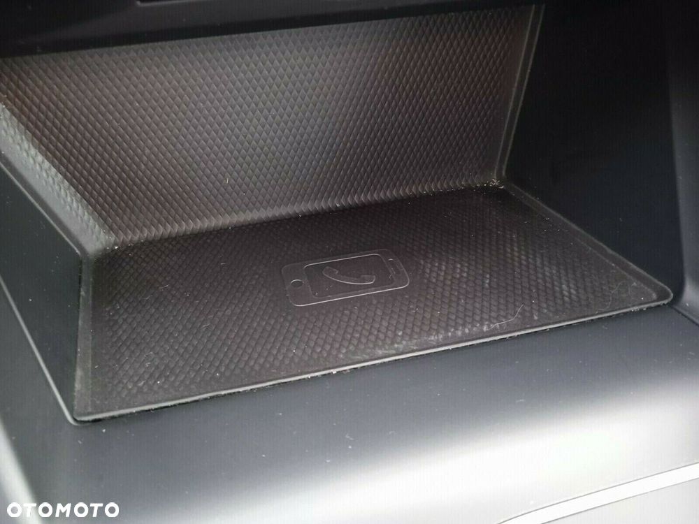 Volkswagen Golf - 22