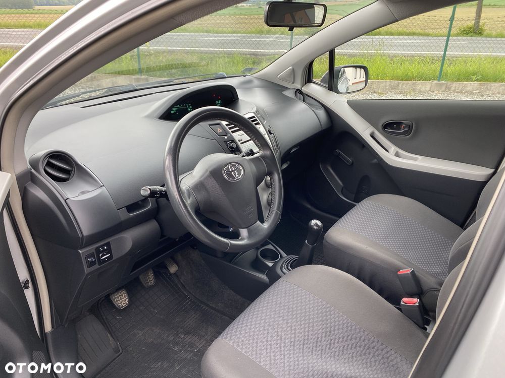 Toyota Yaris - 5