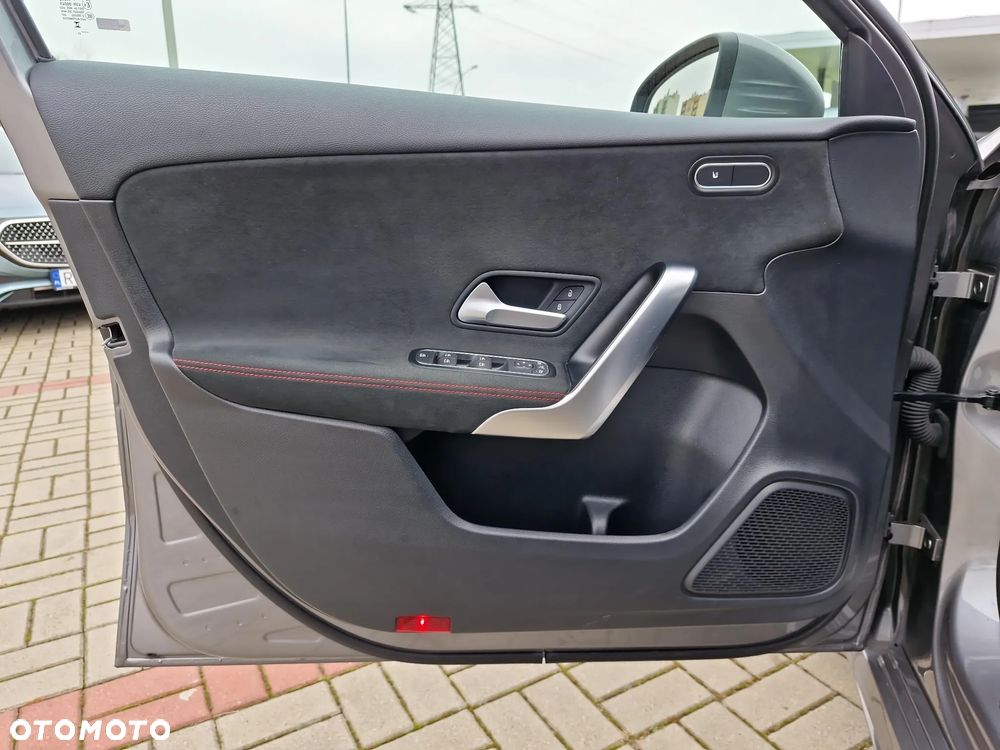 Mercedes-Benz Klasa A 200 AMG Line 7G-DCT - 23
