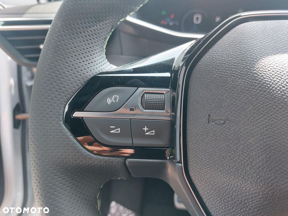 Peugeot 2008 PureTech mHEV GT Exclusive e-DCS6 - 18