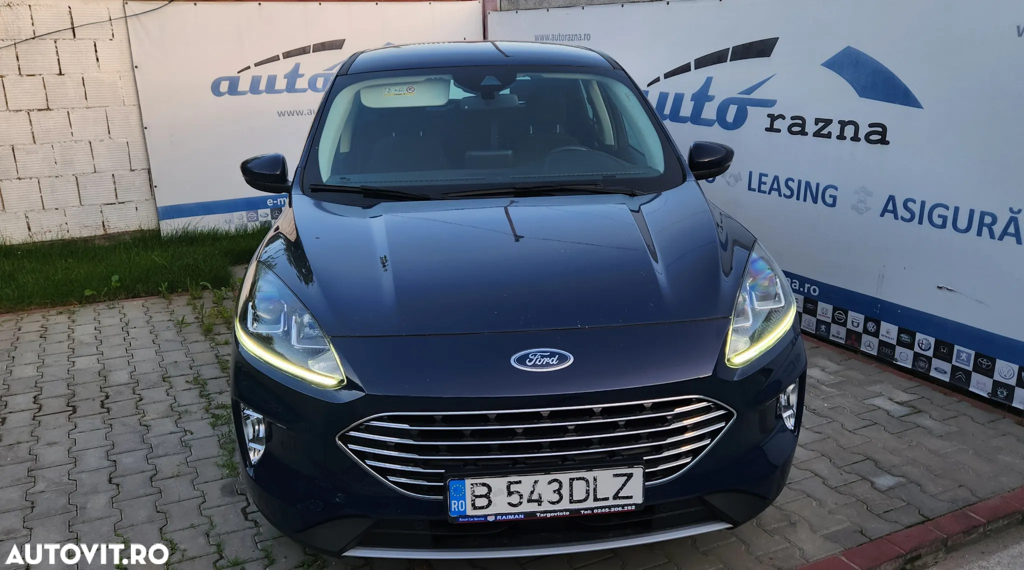 Ford Kuga 1.5 TDCi 2WD Powershift Titanium - 4