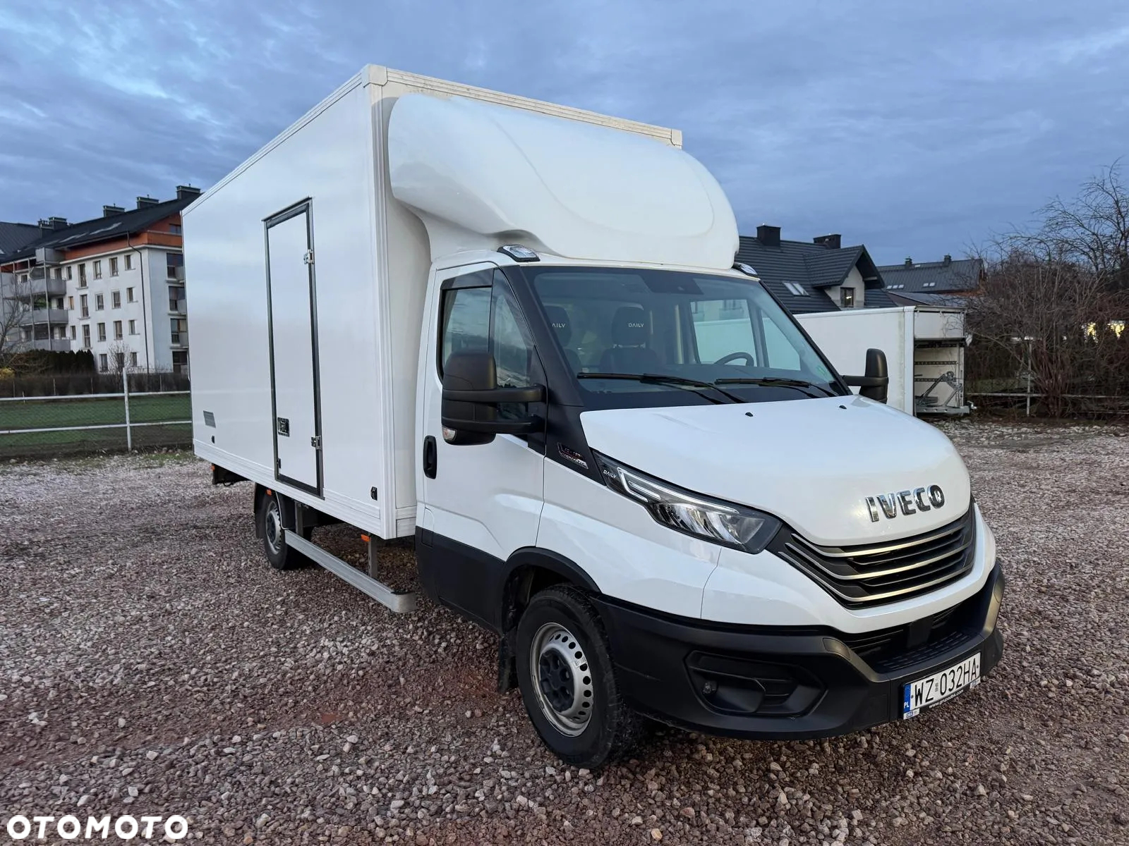 Iveco Daily 35S18 HiMatic kontener 10eu palet - 3