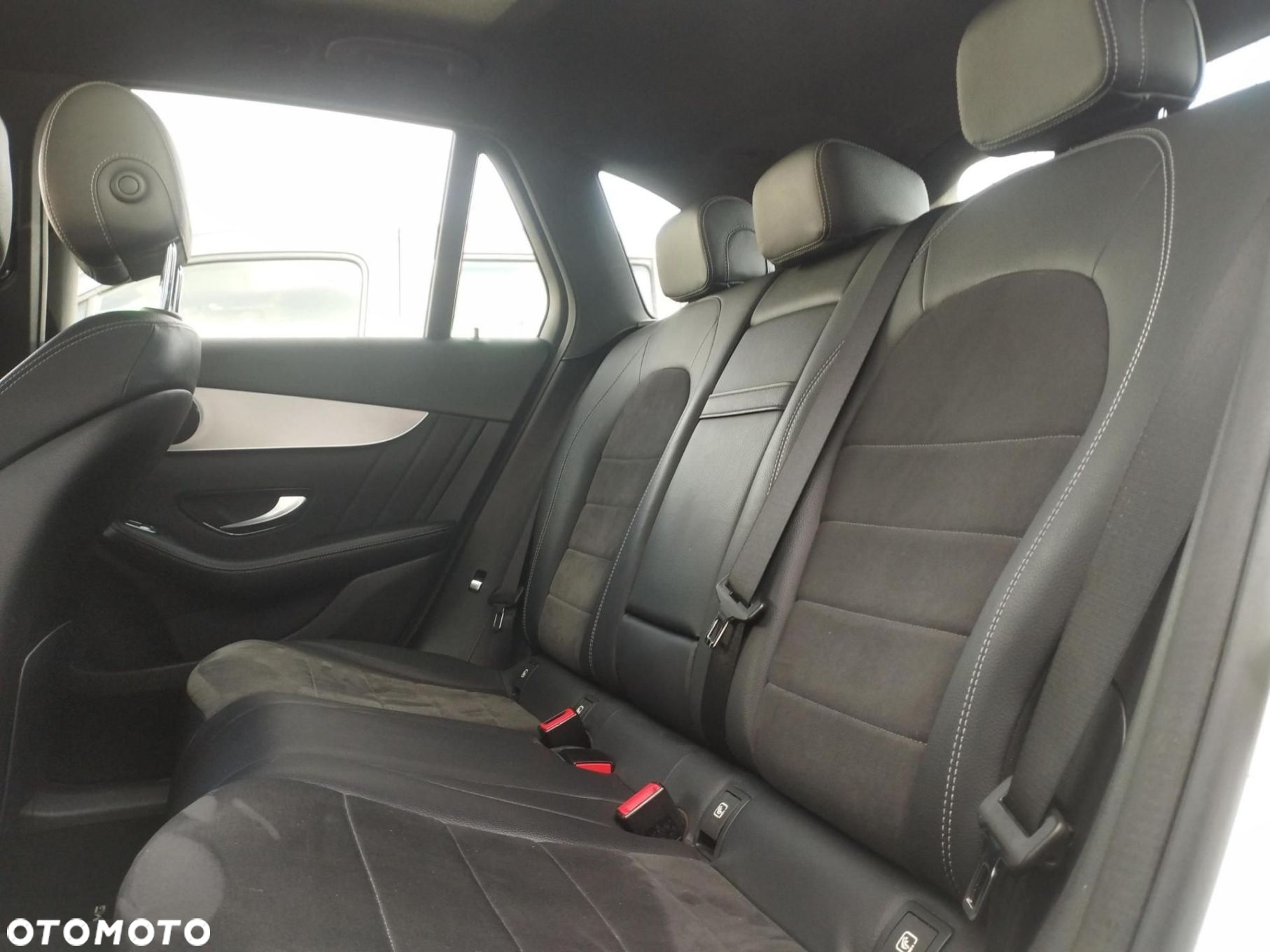 Mercedes-Benz GLC - 22