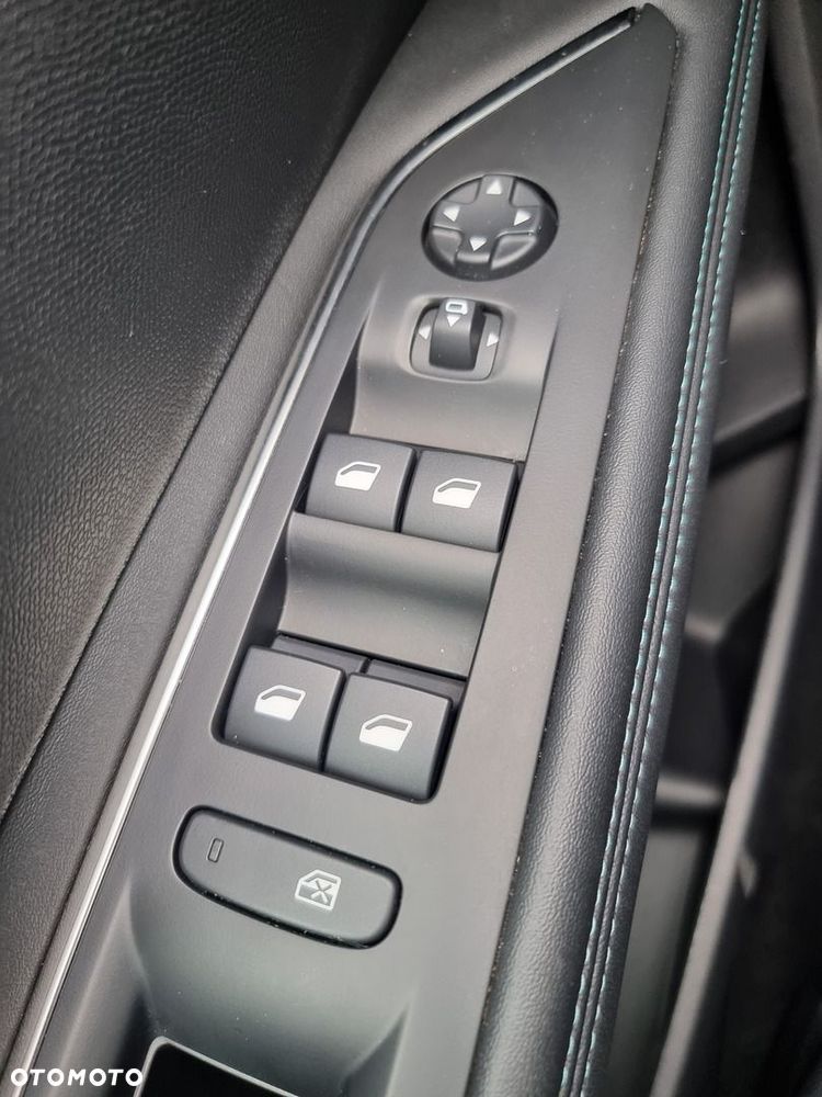 Peugeot 3008 1.2 PureTech Allure Pack S&S EAT8 - 32