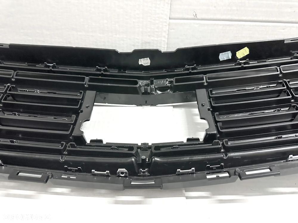 ATRAPA GRILL Mercedes E-klasa W213 Lift - pod KAM - 11