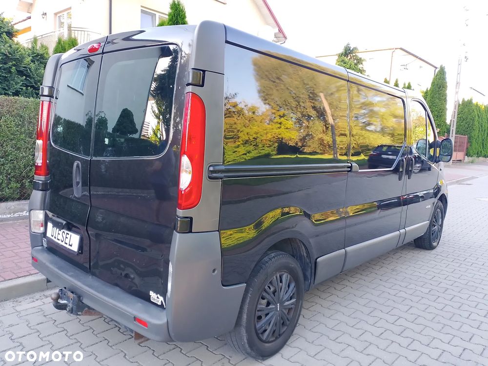 Renault TRAFIC - 2