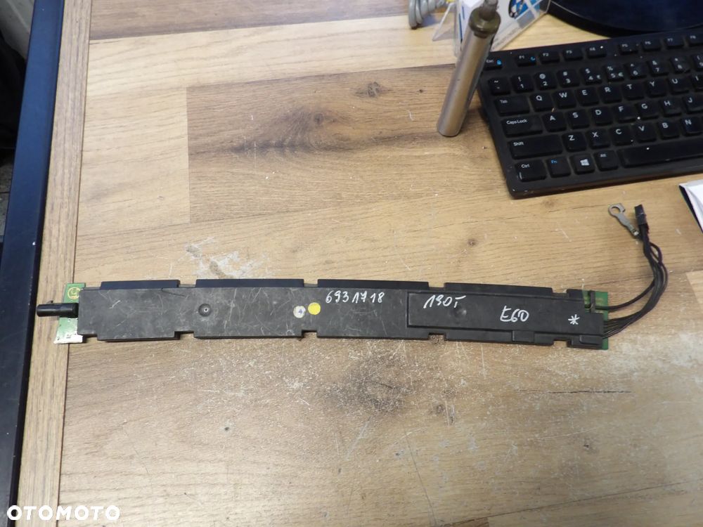 BMW - E60 - WZMACNIACZ ANTENY DIVERSITY - 6931718 - 1