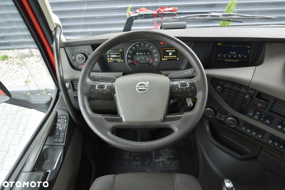 Volvo FH540 / 6x2 / EURO 6 / PUSHER / OŚ SKRĘTNA-PODNOSZONA / RETARDER / KLIMATYZACJA POSTOJOWA / NAWIGACJA / ACC / LEDY / 2 ZBIORNIKI PALIWA / ALUFELGI / SERWISOWANY / SPROWADZONY - 25