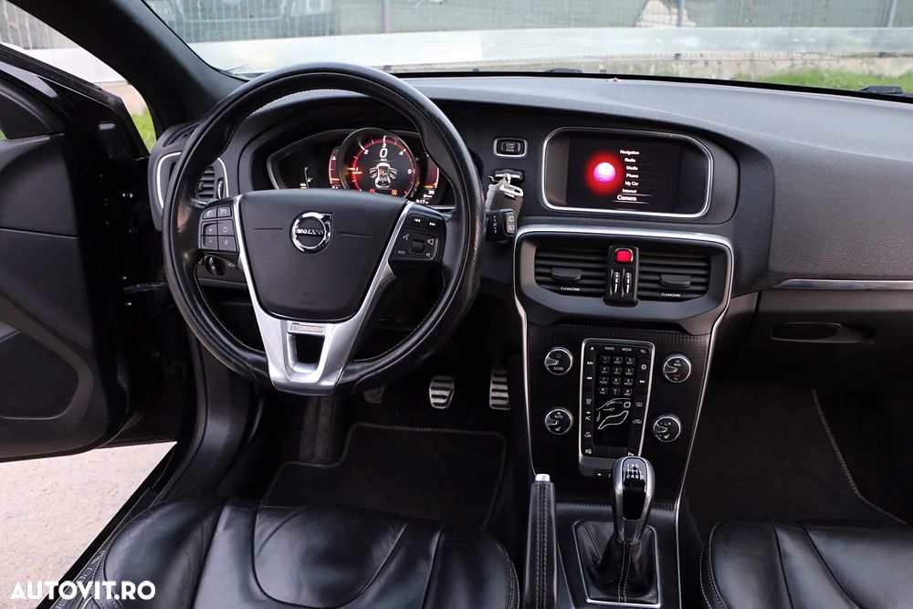 Volvo V40 D3 R-Design - 22