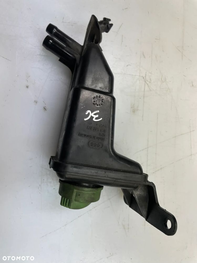 Zbiorniczek wyrównawczy Audi A4 B6 8E0422373 - 1