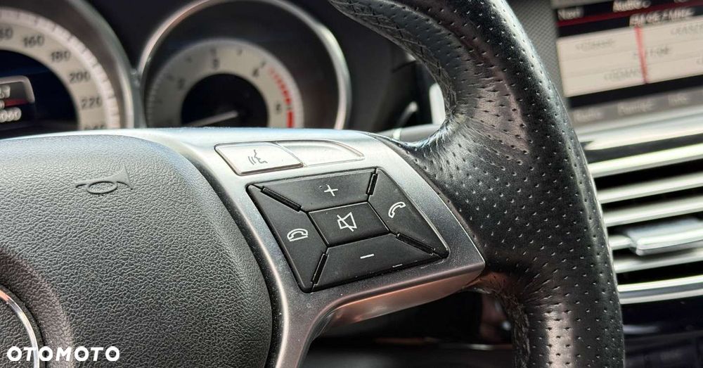 Mercedes-Benz CLS - 25