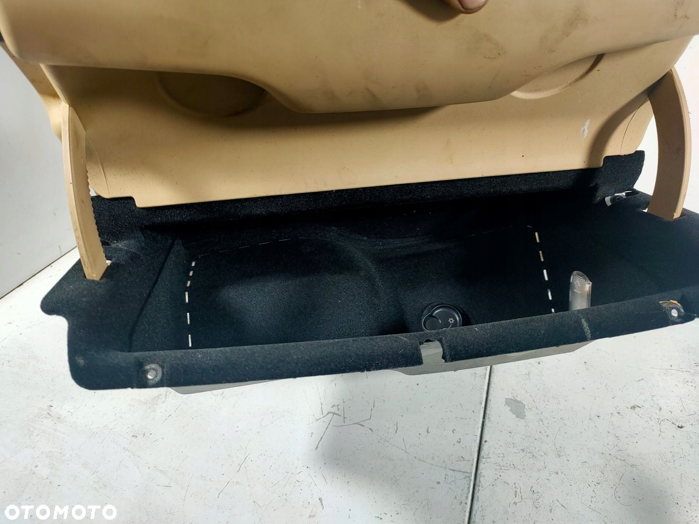 Schowek pasażera VW Passat B5 FL Lift Europa BEŻOWY - 3