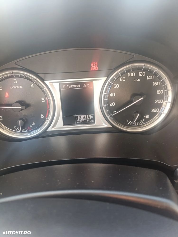 Suzuki Vitara 1.6 DDIS 4X4 Luxus - 7