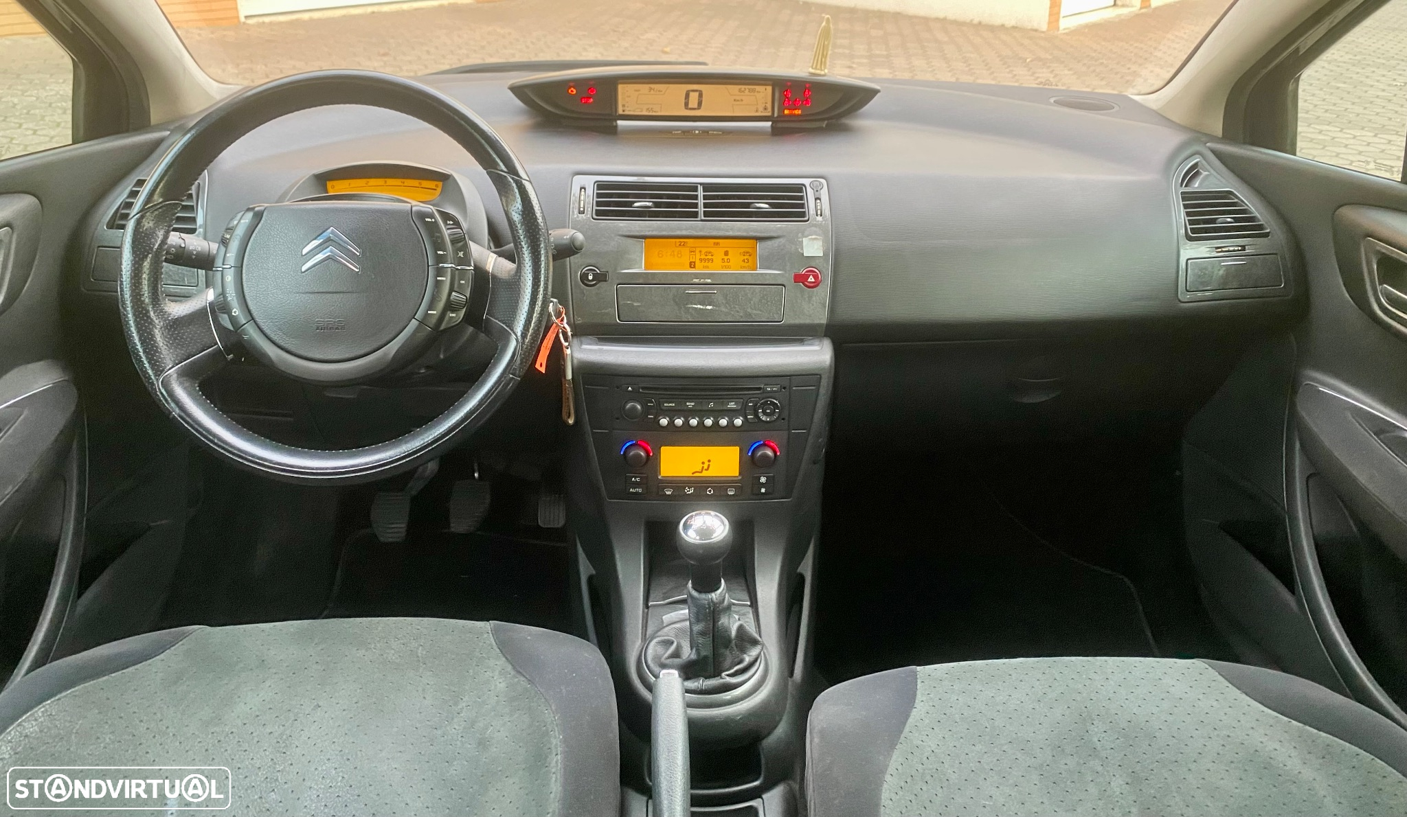Citroën C4 1.6 HDi 110 Exclusive - 24