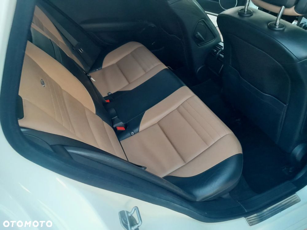 Mercedes-Benz Klasa C 220 CDI DPF Automatik BlueEFFICIENCY Avantgarde - 24
