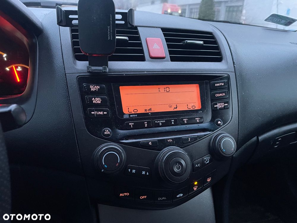 Honda Accord 2.0 Comfort - 24