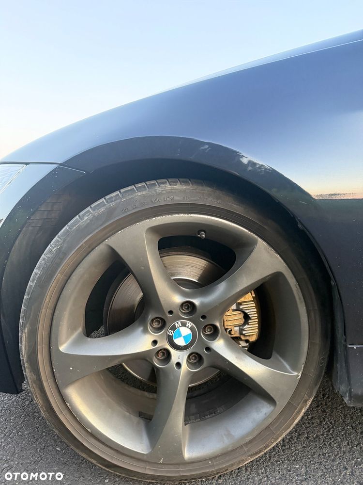 BMW Seria 3 330i - 12