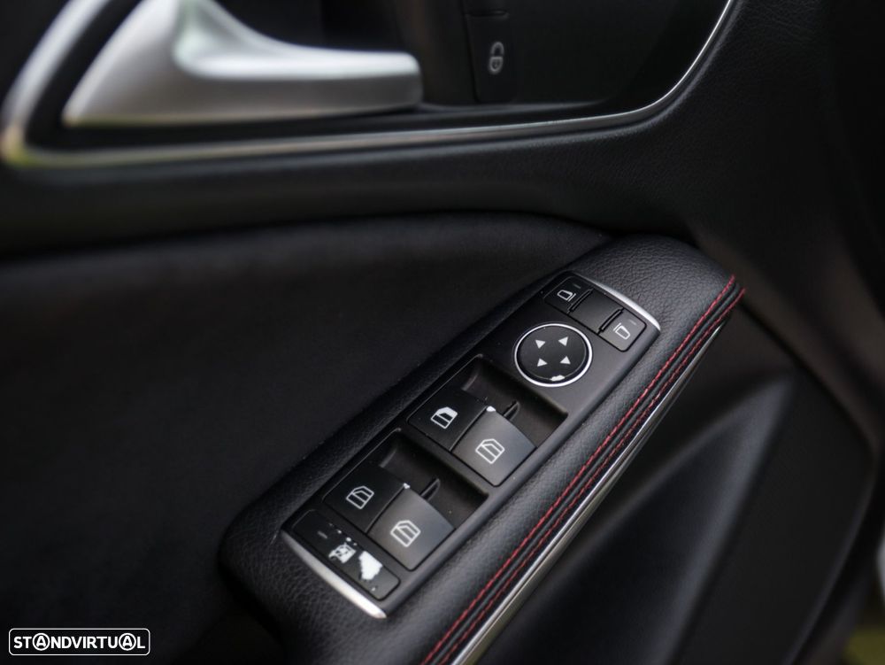 Mercedes-Benz CLA 200 d Shooting Brake AMG Line - 37