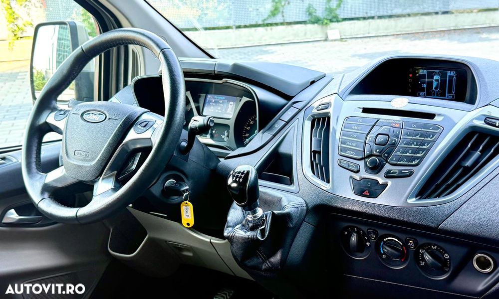 Ford Tourneo Custom - 9