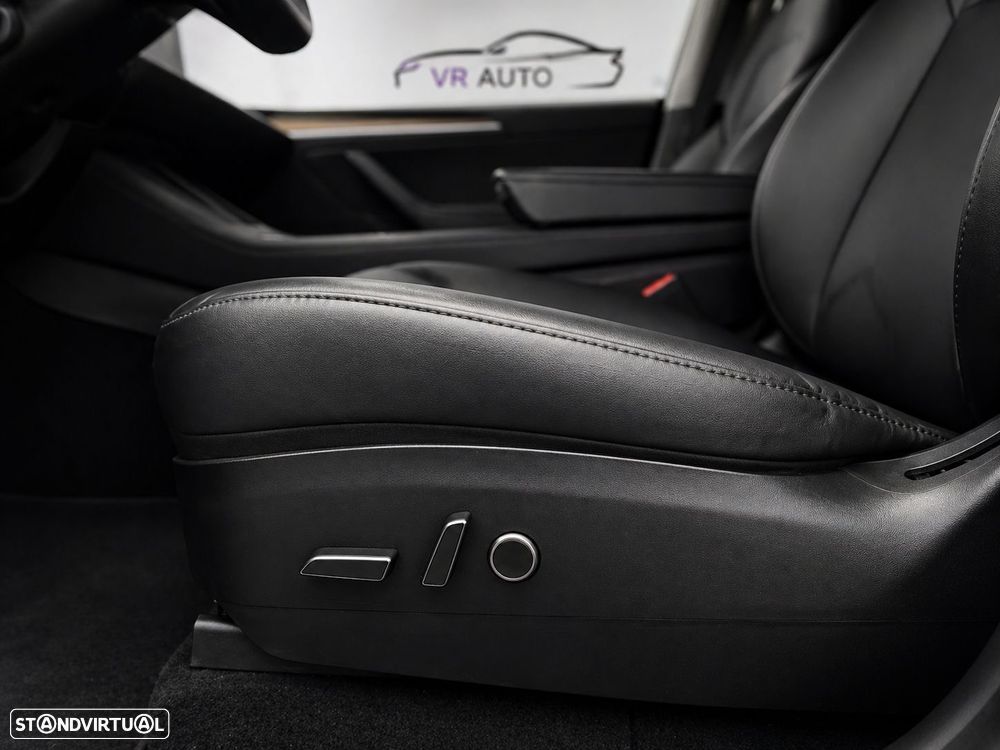 Tesla Model Y Long Range Dual Motor AWD - 9