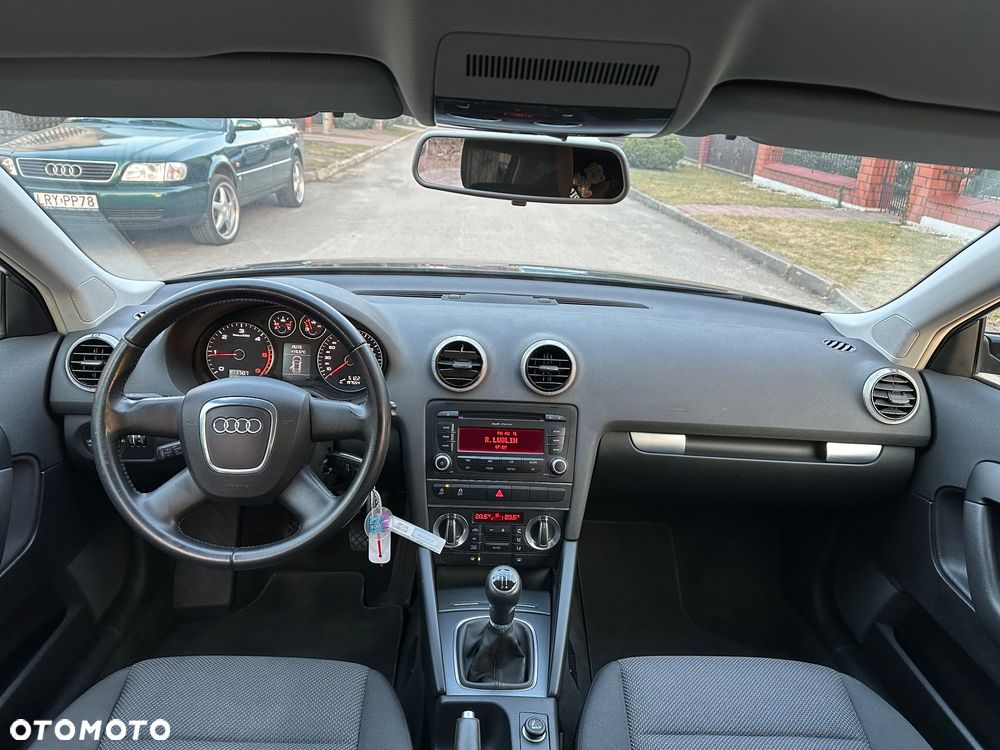 Audi A3 Sportback 1.6 TDI DPF Attraction - 20