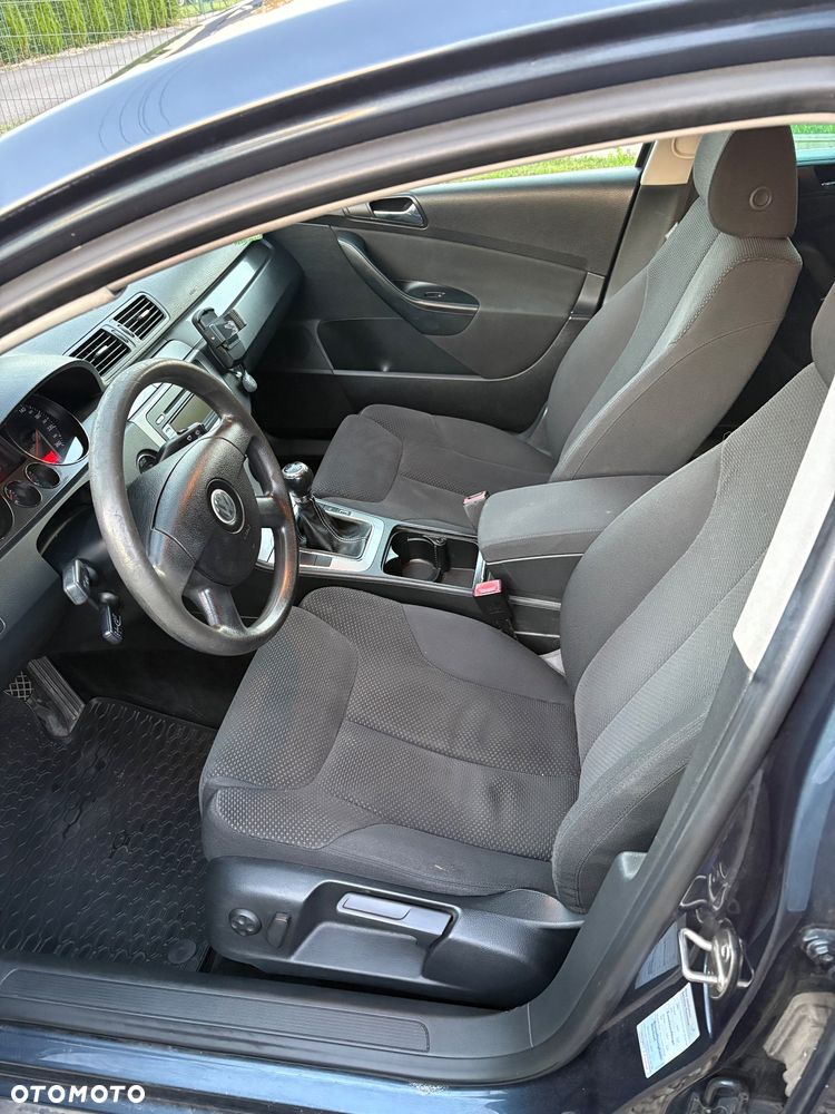 Volkswagen Passat 1.9 TDI Comfortline - 9