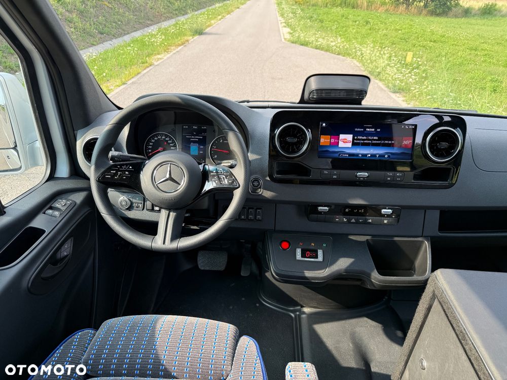 Mercedes-Benz Sprinter 517 - 27
