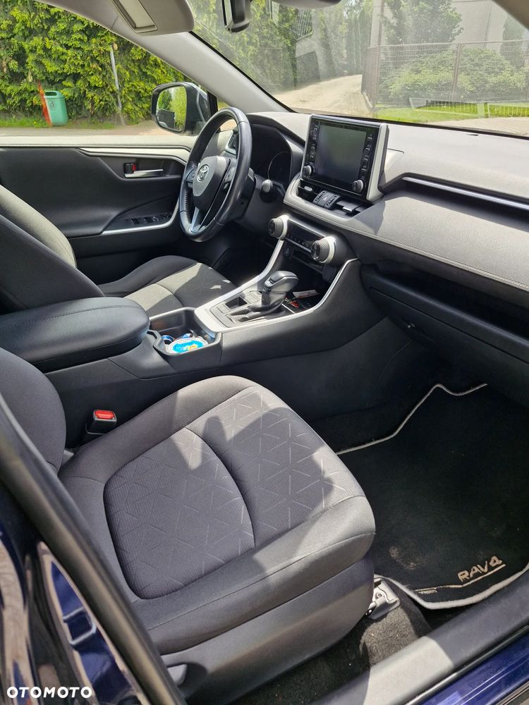 Toyota RAV4 - 8