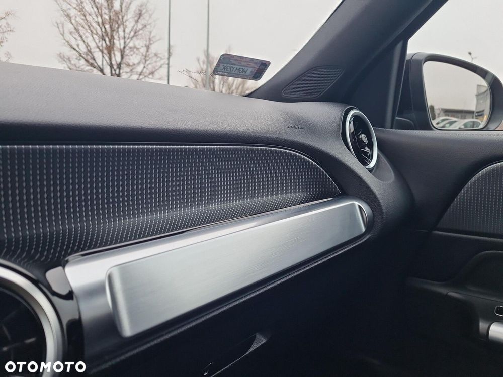 Mercedes-Benz GLB 200 d 4-Matic Progressive 8G-DCT - 25