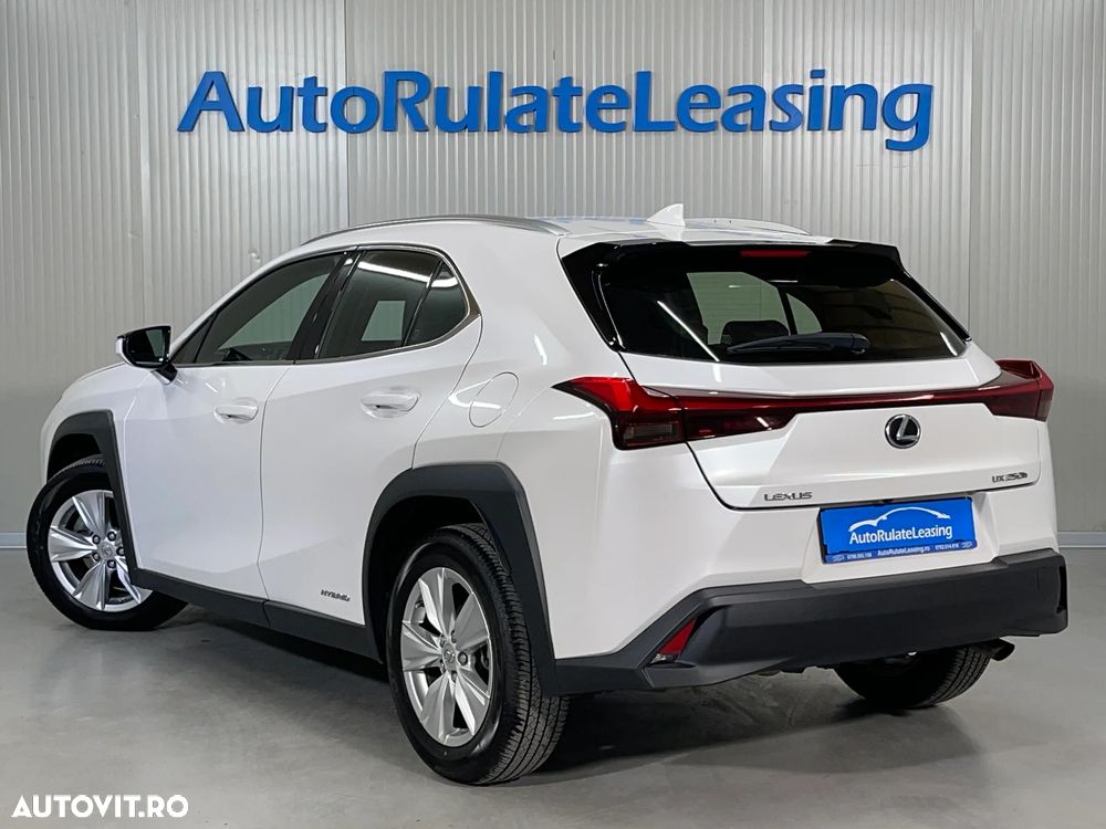 Lexus UX 250h Business Edition - 4