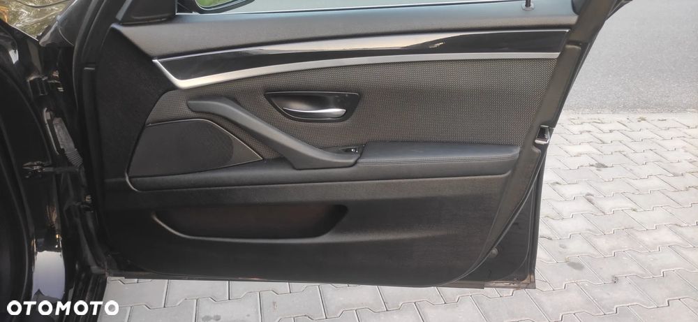 BMW Seria 5 530d - 33
