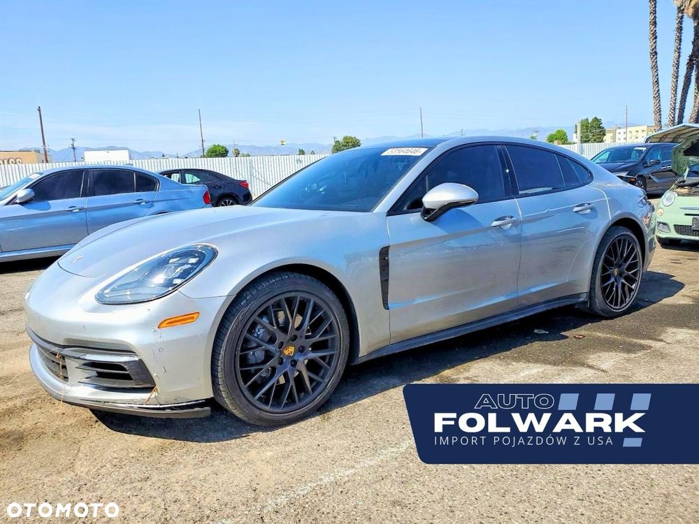 Porsche Panamera 4S - 1