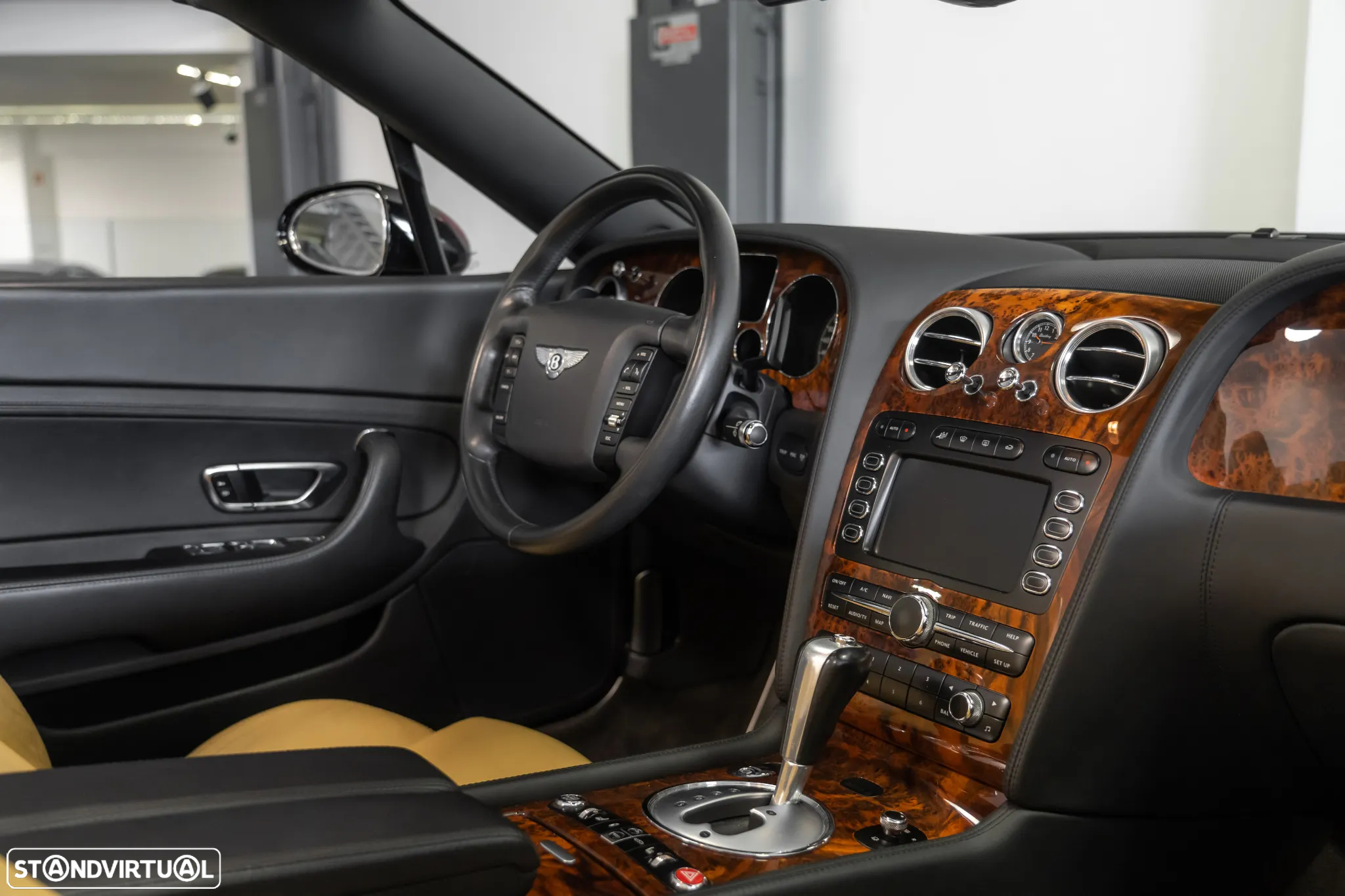 Bentley Continental GTC - 13