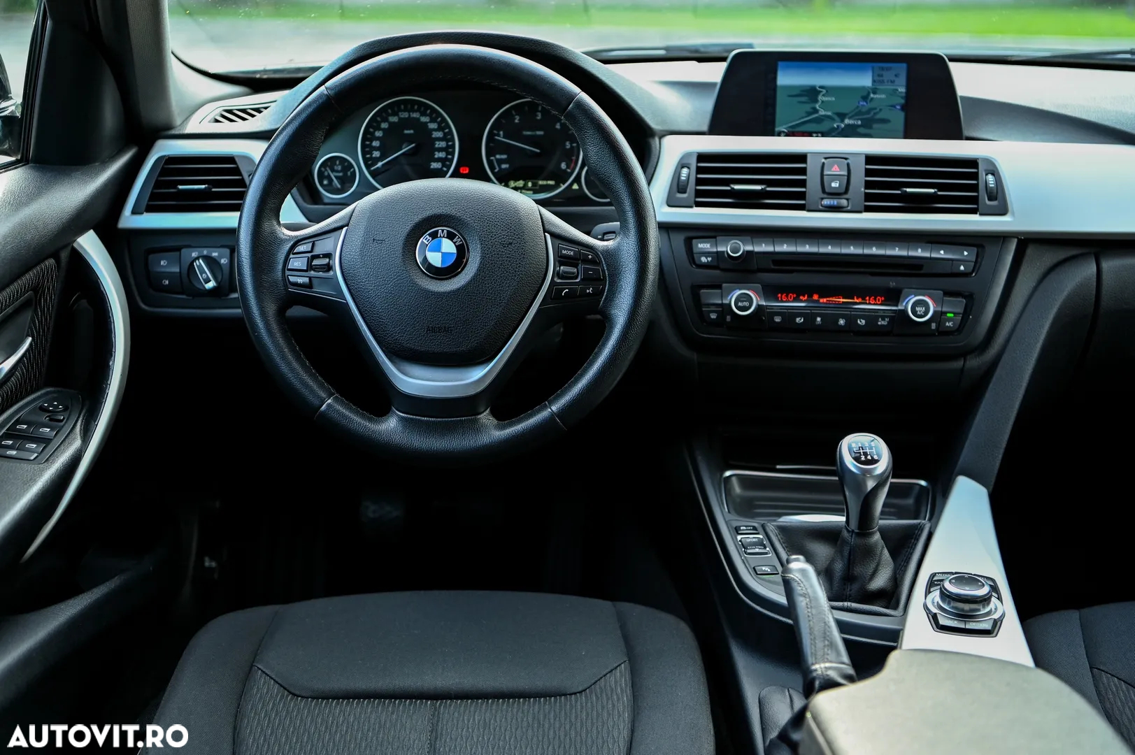 BMW Seria 3 320d Touring - 8