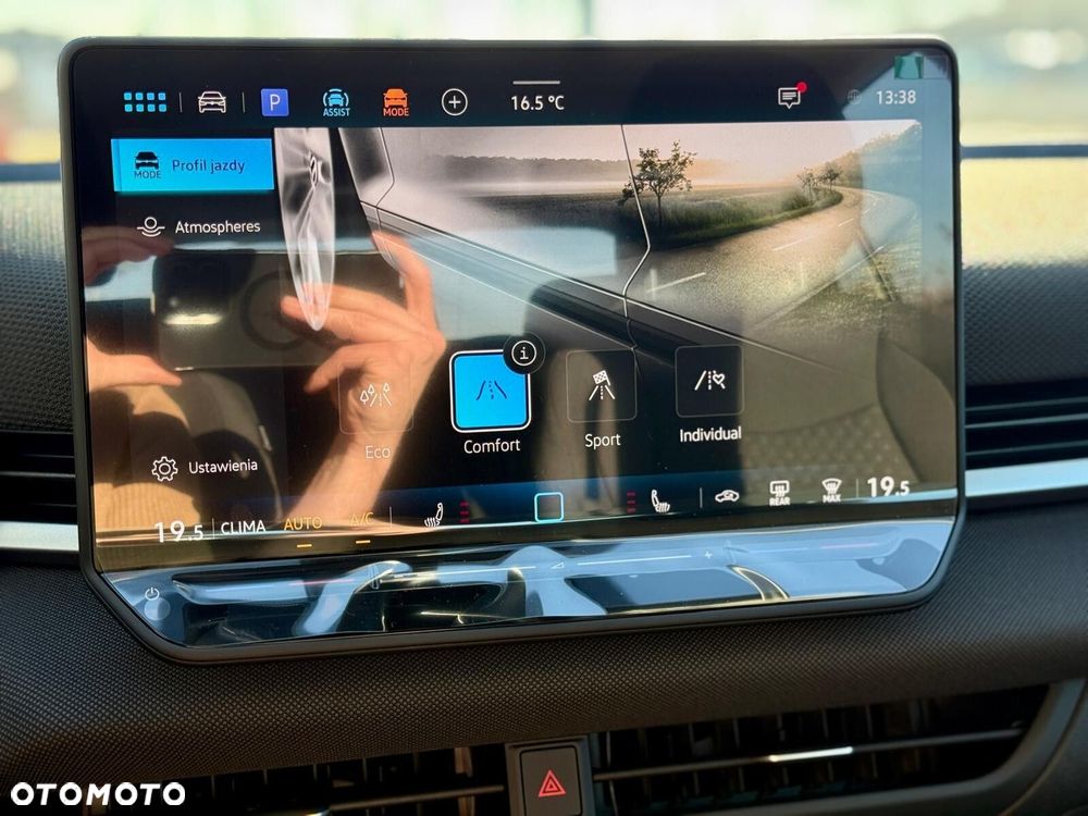 Volkswagen T-Roc 1.5 eTSI Life DSG - 20