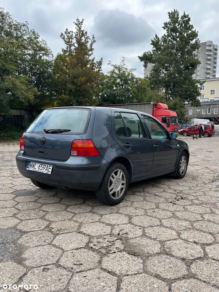Volkswagen Golf - 5