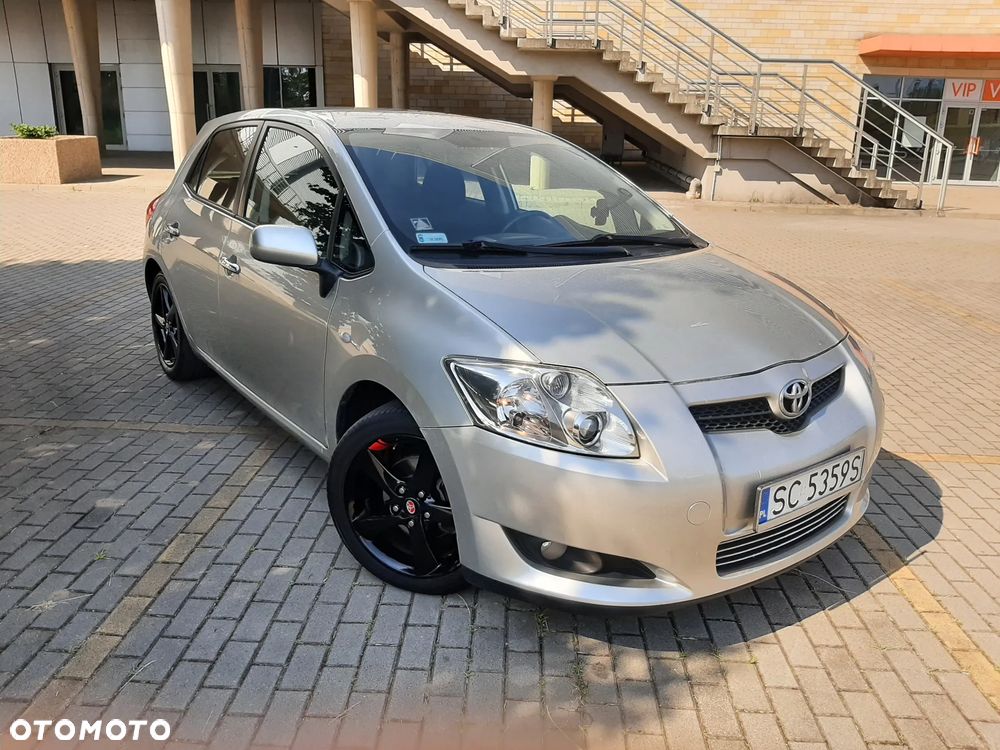 Toyota Auris 1.6 VVT-i Sol - 1