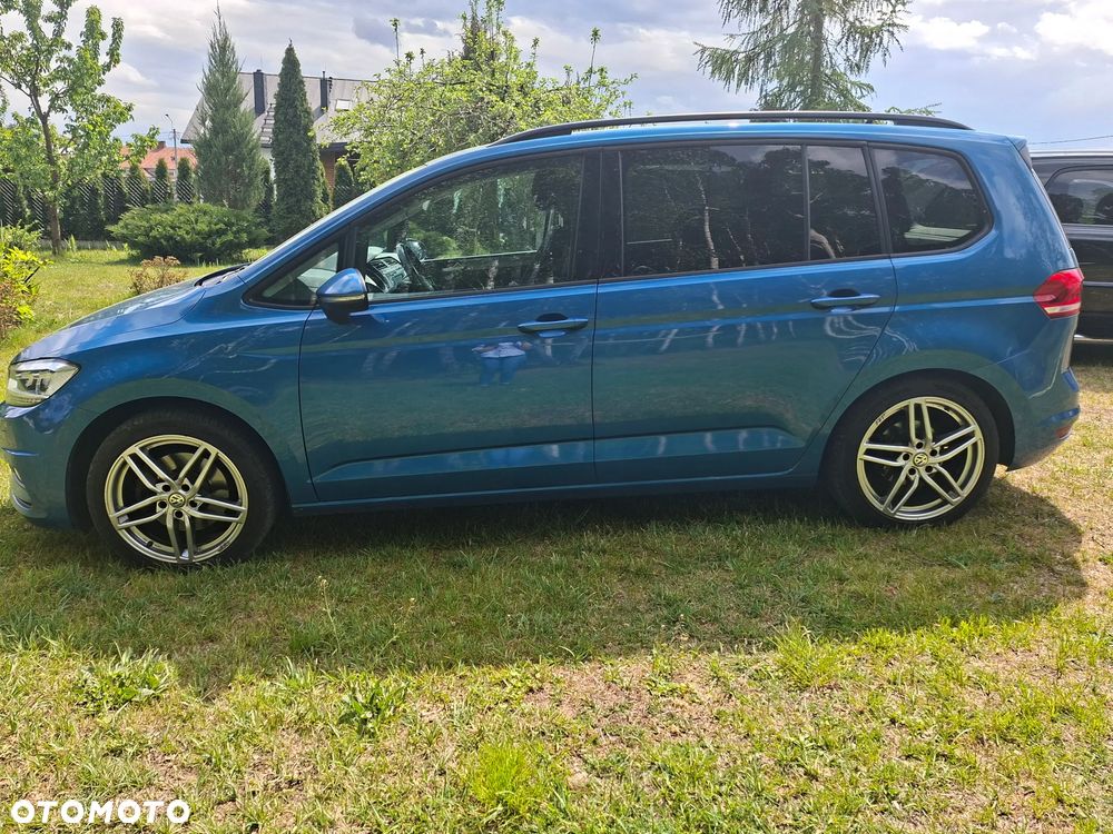Volkswagen Touran - 4