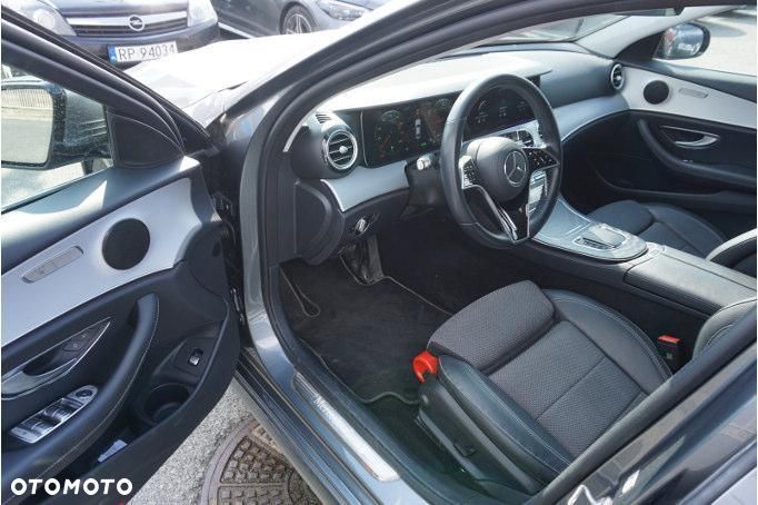 Mercedes-Benz Klasa E 220 d 4-Matic AMG/Avantgarde - 5