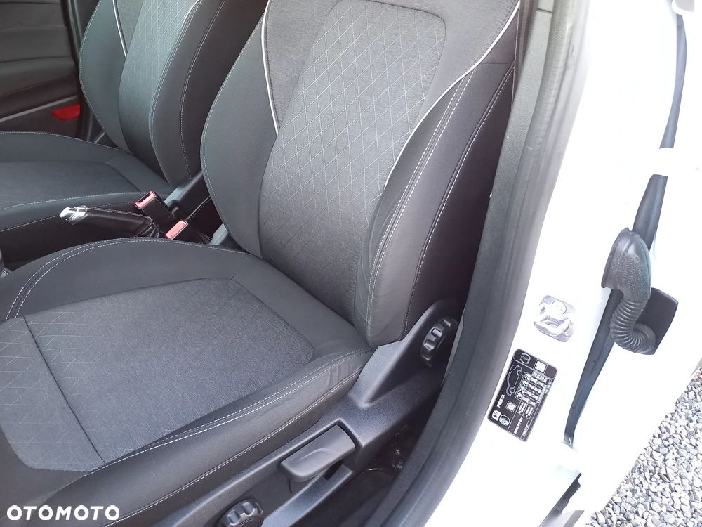 Ford Fiesta 1.0 EcoBoost S&S ACTIVE - 37