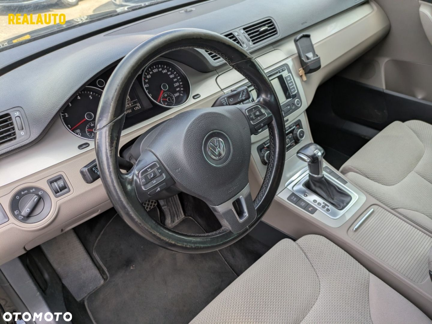 Volkswagen Passat - 18