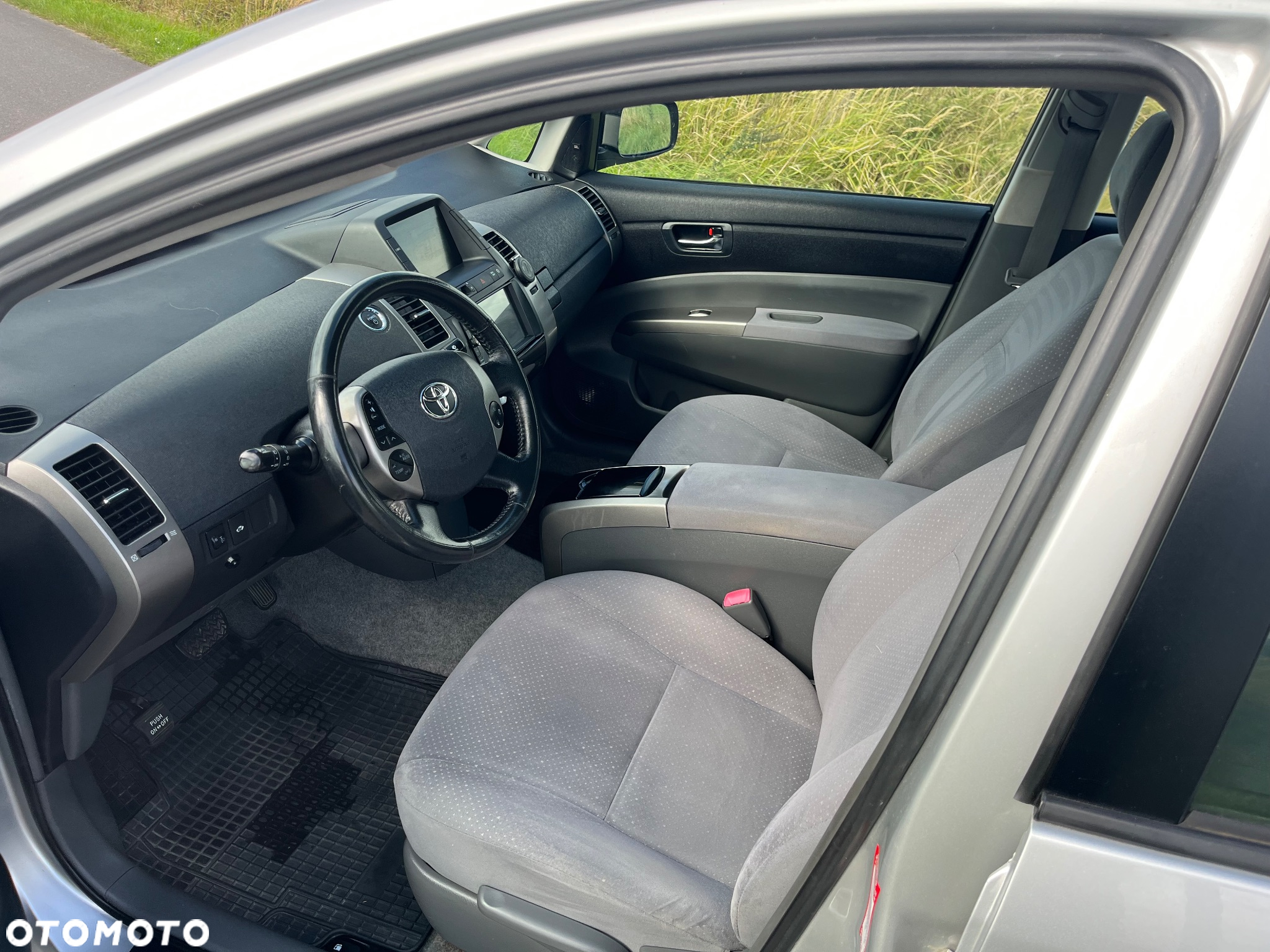 Toyota Prius - 25