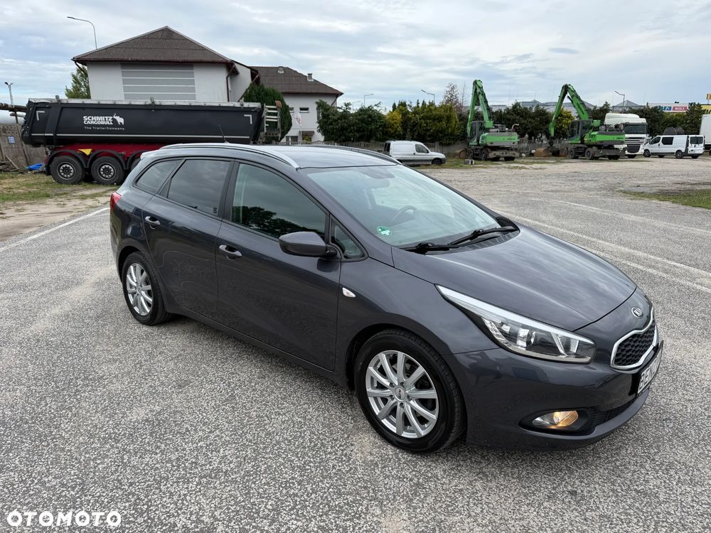 Kia Ceed 1.6 GDI Dream Team Edition - 9