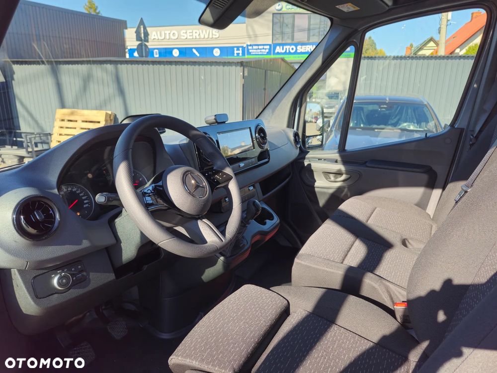 Mercedes-Benz SPRINTER - 17
