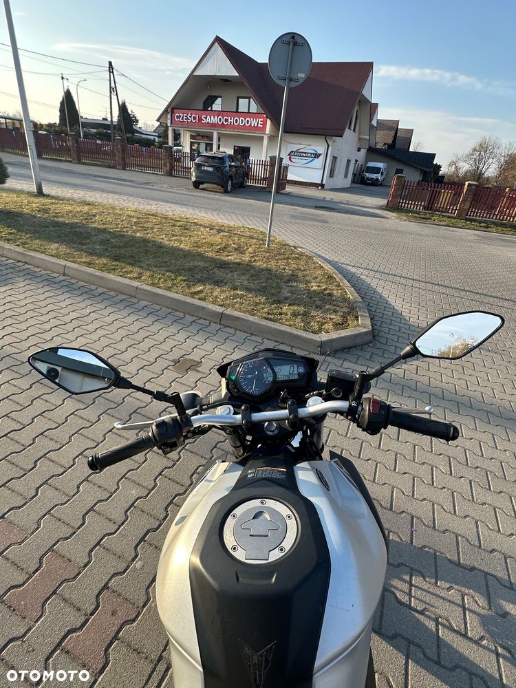 Yamaha MT - 12