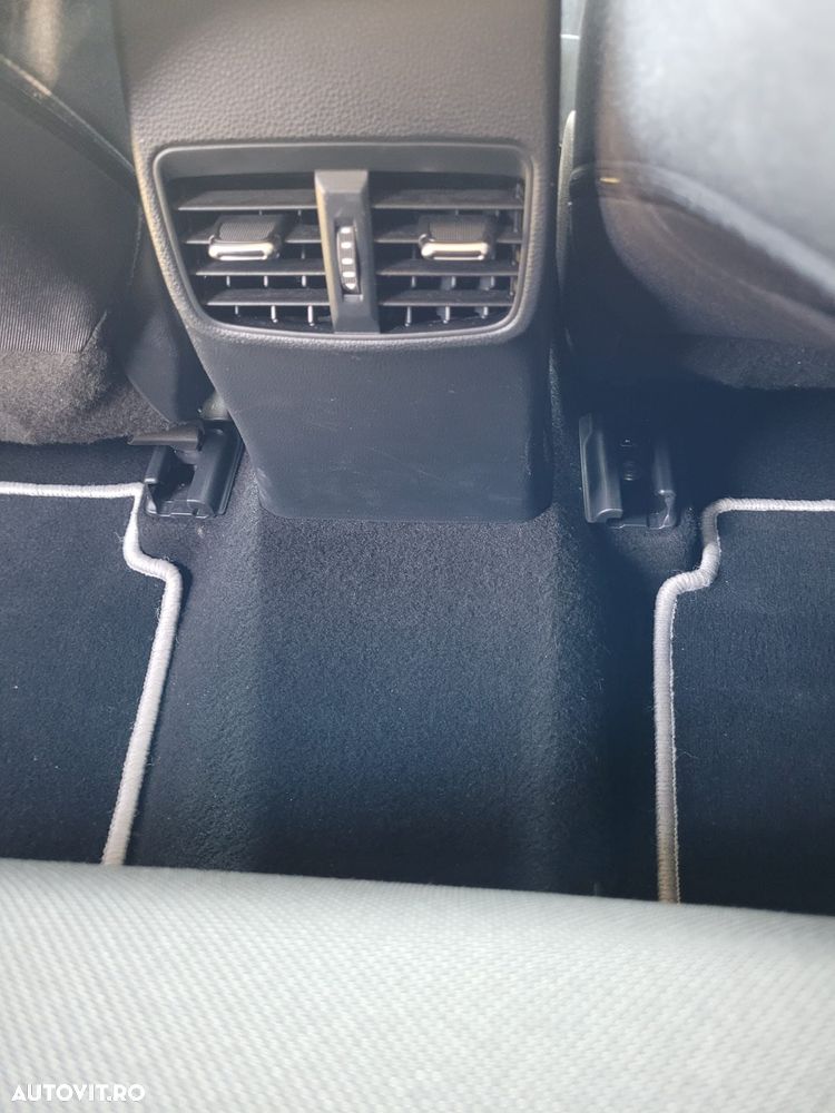 Toyota Corolla 1.8 HSD Dynamic - 17